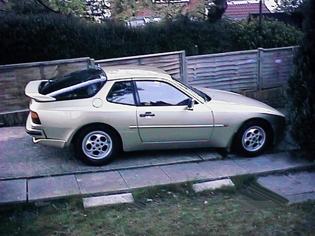 {Porsche 944}